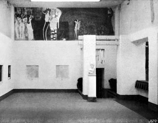 XIVth exhibition 1902, left side-aisle with the "Beethoven Frieze" by Gustav Klimt. Foto: Secession