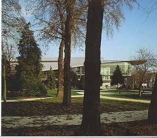 j2.JPG (48758 bytes)